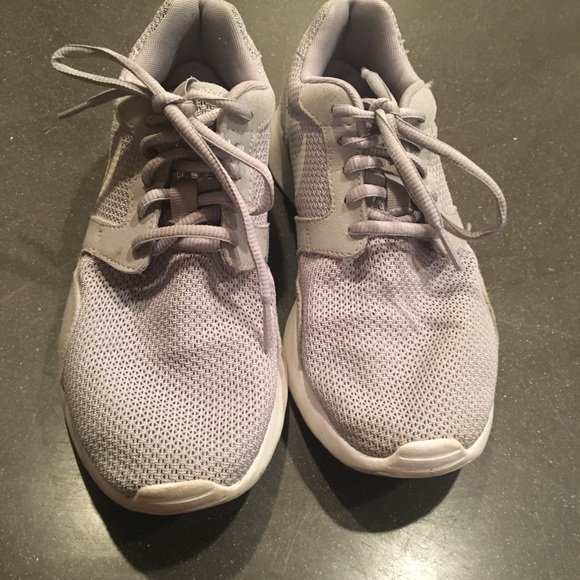 Nike grey fabric sneakers 7.5 - Picture 6 of 7